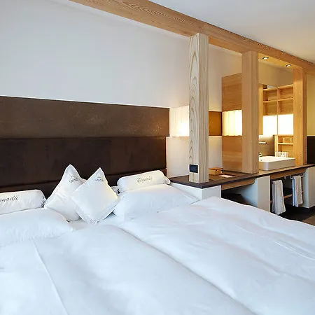 Hotel Lagació Mountain San Cassiano (Badia)