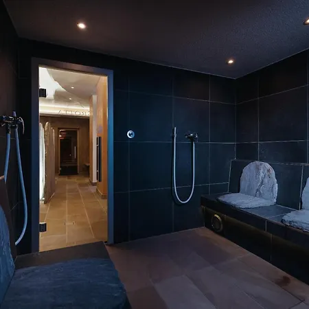Hotel Lagacio Mountain 4*
